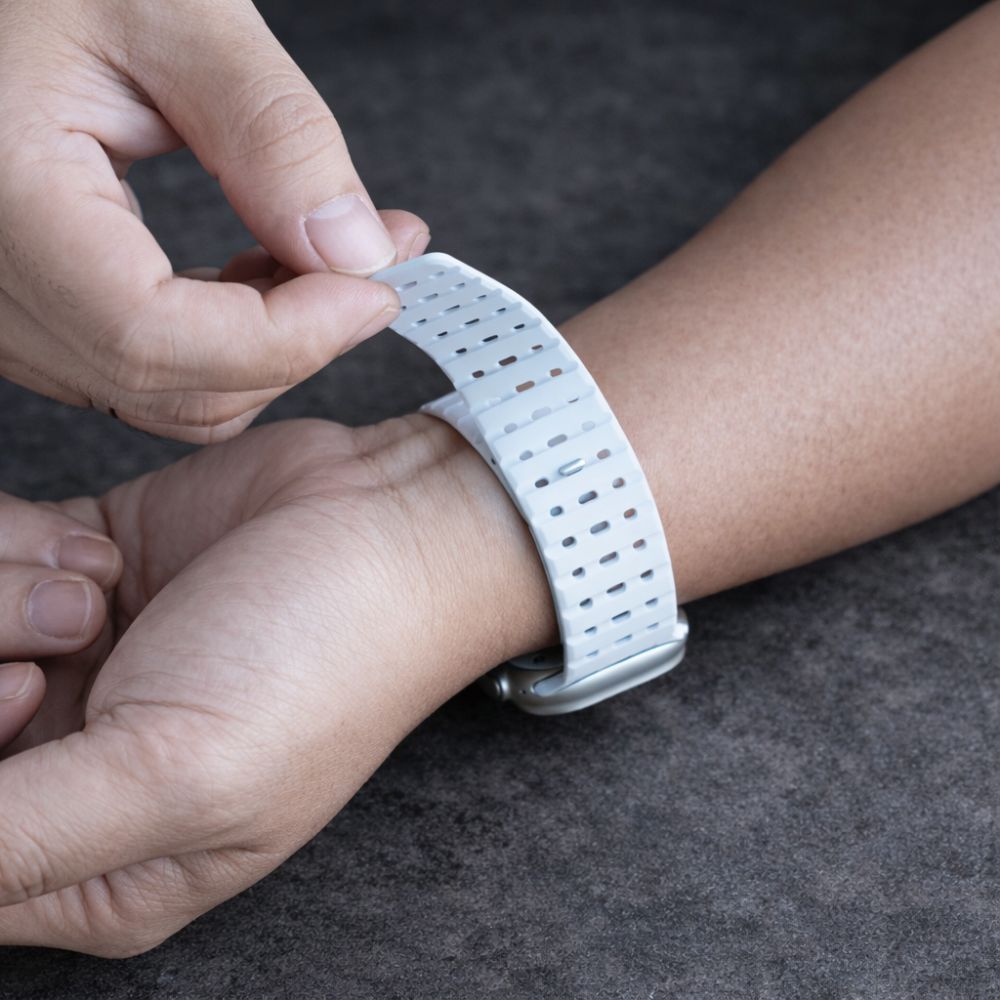 Vere Magnetic Silicone Band - Astra Straps